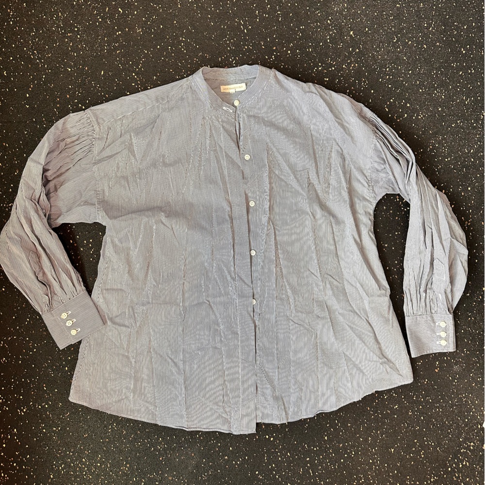 Ann Mashburn Gray Button-Up Shirt